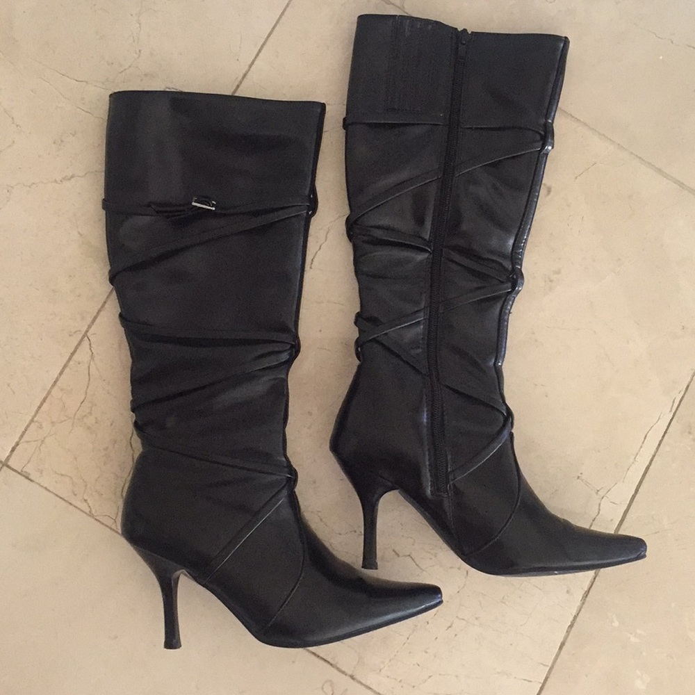 Black boots - Picture 1 of 7